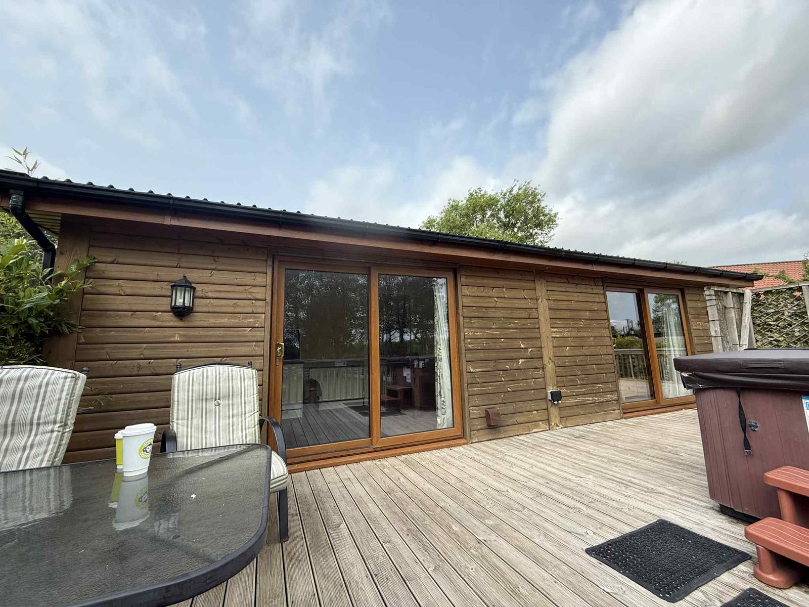 Darren Woodward “A Log Cabin Dream”